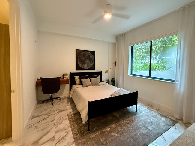 Foto del edificio - 341 NE 35th St