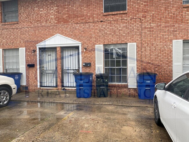 Building Photo - Duplex in NLR-Free Rent