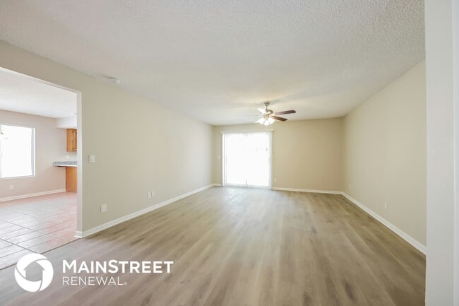 Building Photo - 10237 N 45th Ave