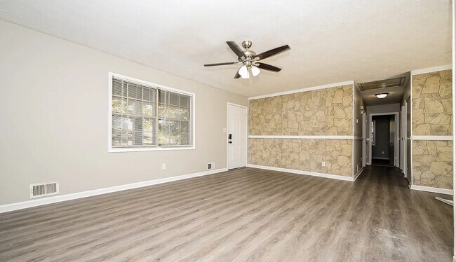 Foto del edificio - 6324 Amberly Rd