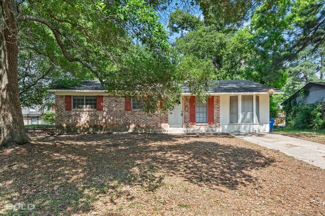 Building Photo - Great 3 Bedroom Home in Southern Hills!