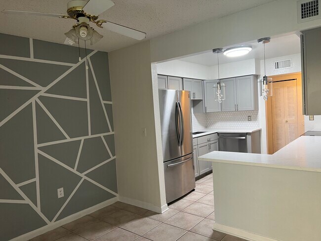 Building Photo - 4407 S Semoran Blvd