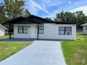 Building Photo - 10400 SE 148 Pl