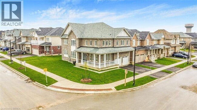 Photo du bâtiment - 8 Tate St