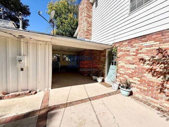 Photo - 3320 S Locust St House