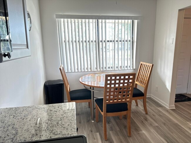 Foto del edificio - 7593 Tahiti Ln