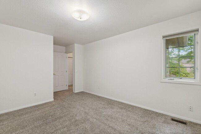 Foto del edificio - Spacious Townhome in North Kalispell