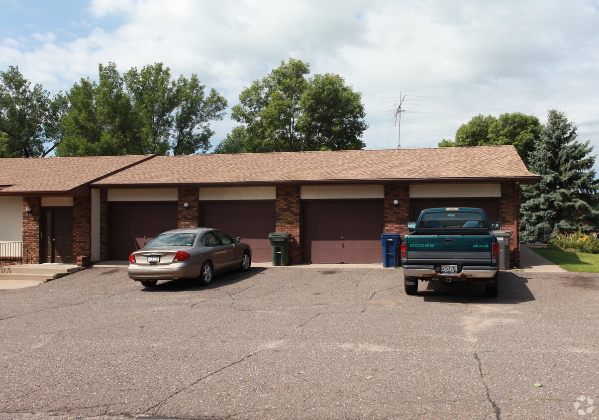 724734 E 11th St, New Richmond, WI 54017 Apartments in New Richmond
