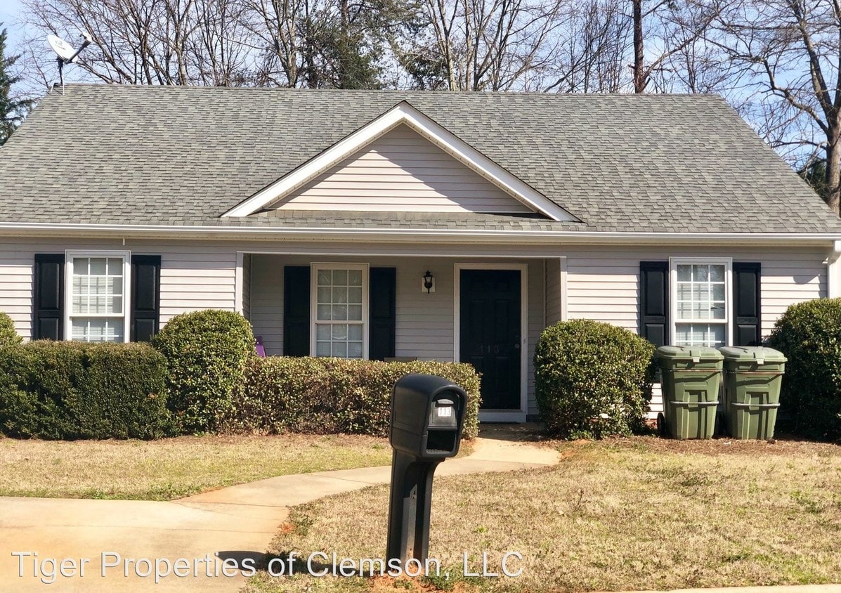 113 Water Oak Ln, Central, SC 29630 House Rental in Central, SC