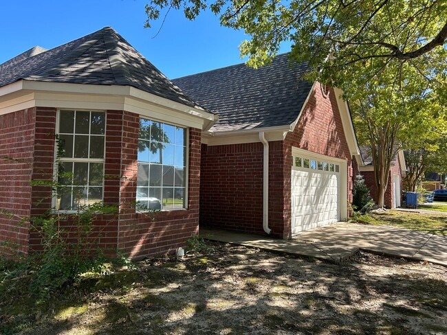 Photo - 7668 Tally Ho Dr E House