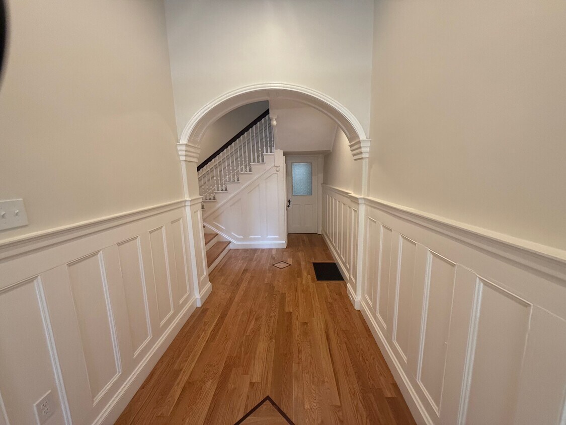 Foto principal - 1726 Beacon St