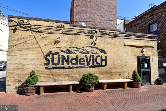Foto del edificio - 1316 9th St NW
