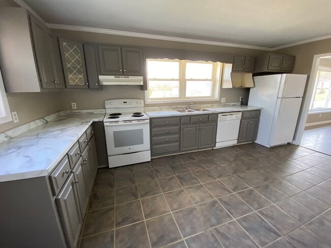 Foto del edificio - 4 bedroom 2 bath single family home - Afton, Tn