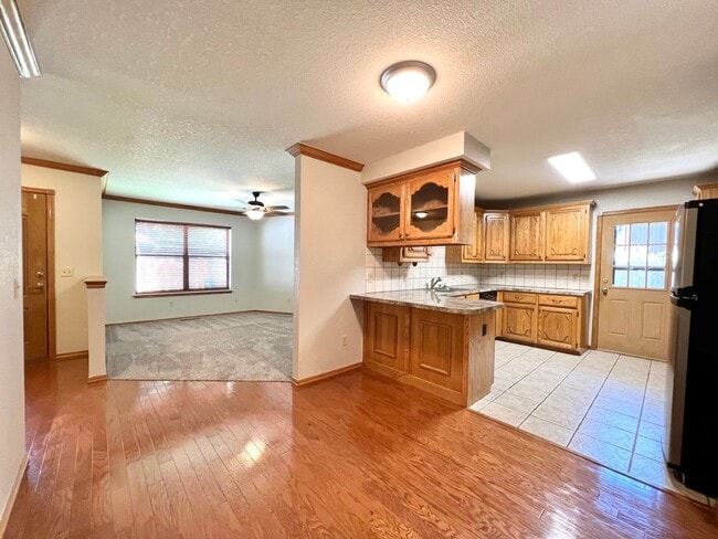 Foto del edificio - NW Norman 4-3-2 Executive Lease Home!