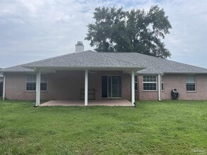Building Photo - 1797 Cedrus Ln