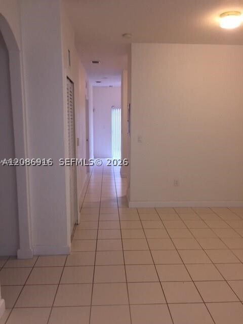 Building Photo - 1658 SE 28th Ct
