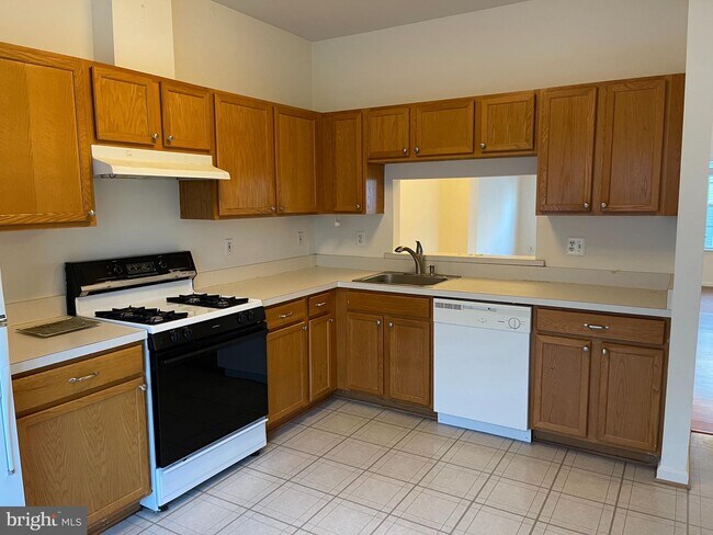 Foto del edificio - 4080 Fountainside Ln