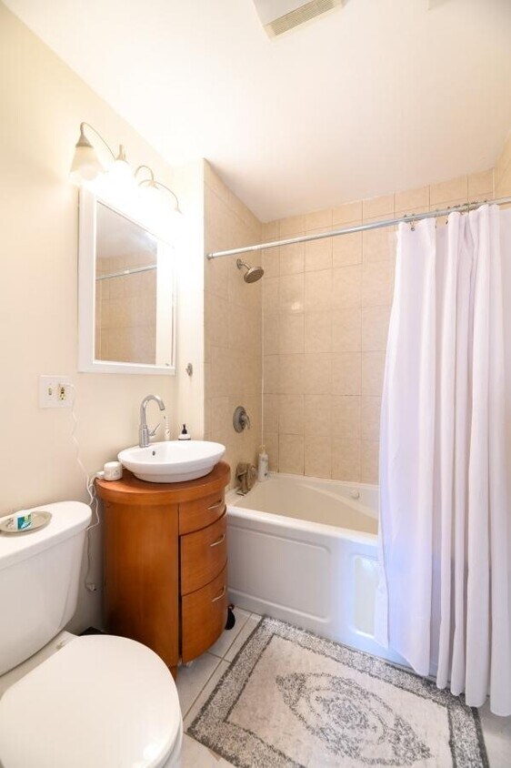 Building Photo - 3 bedroom in Cambridge MA