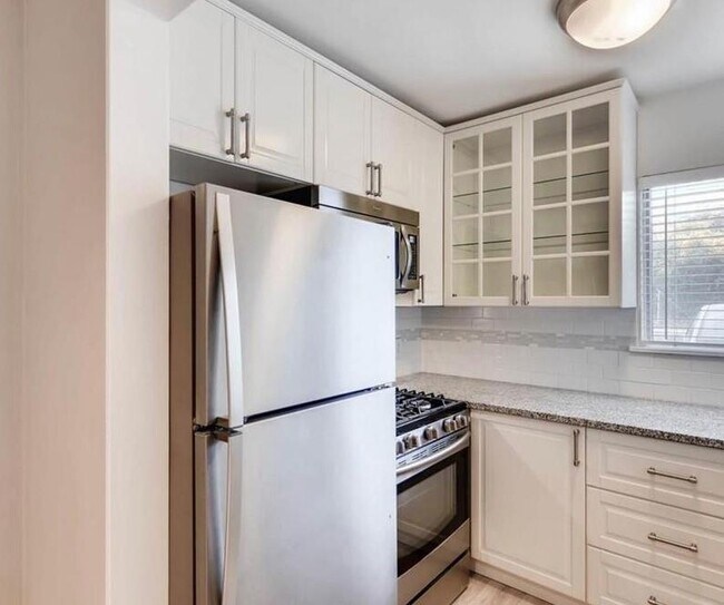 Foto del edificio - 1311 Exposition Blvd