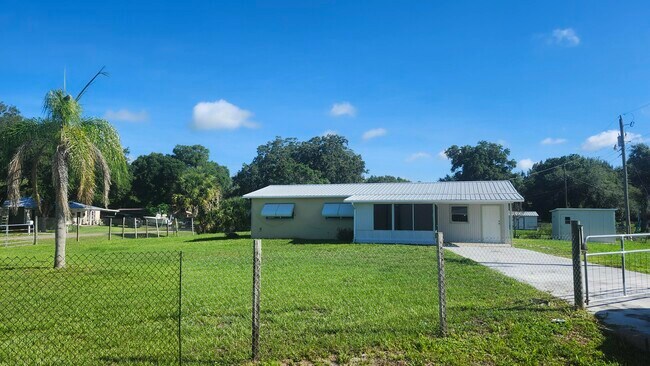Building Photo - 3751 NW 36th St