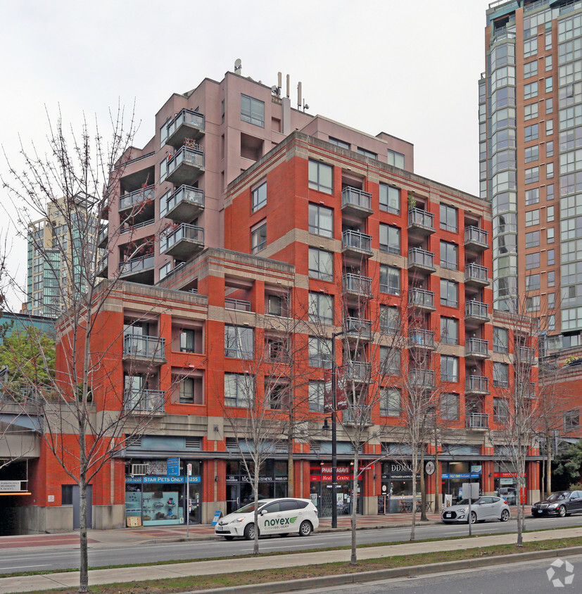 Bridgeview Place Apartments 238 Davie St Vancouver Bc