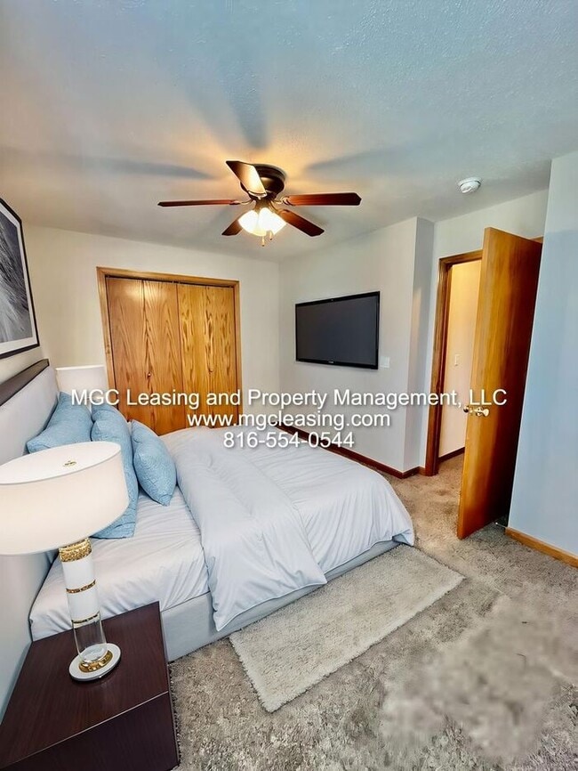 Building Photo - Raymore Townhome with Unfinished Basement ...