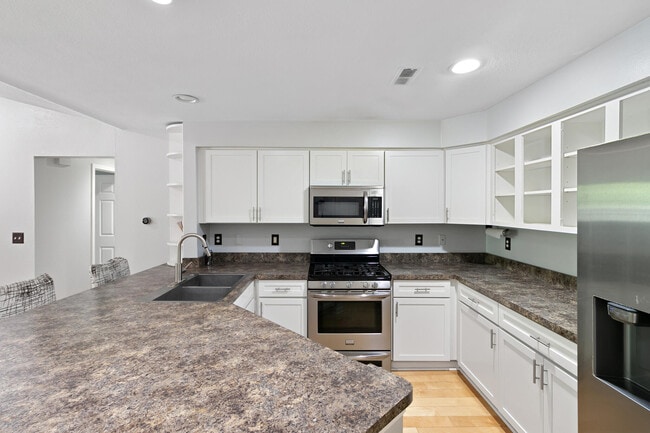 Building Photo - 1407 Millbrook Trail