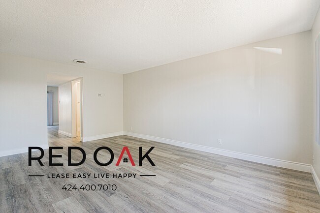 Building Photo - 151 Drake St