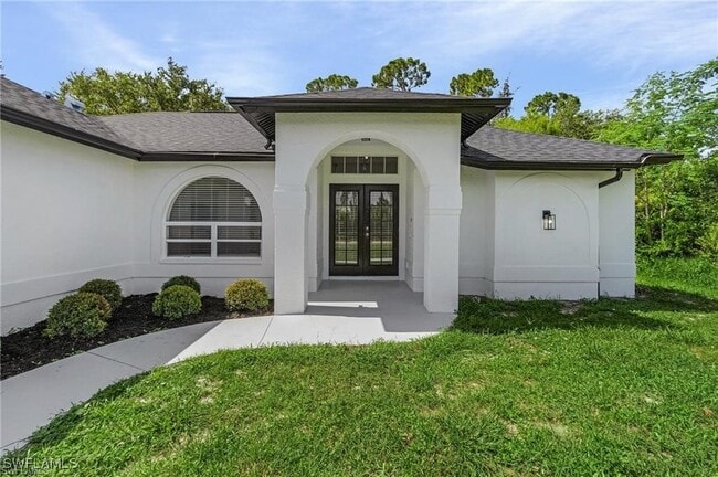 Building Photo - 8184 Cypress Dr N