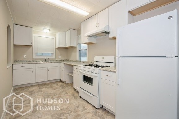 Foto del edificio - AVAILABLE NOW - 807 N 1ST STREET, LEHIGHTO...