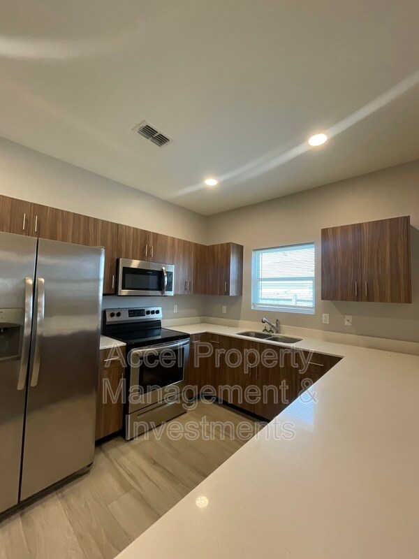 Foto del edificio - 3900 Whitewing Ave