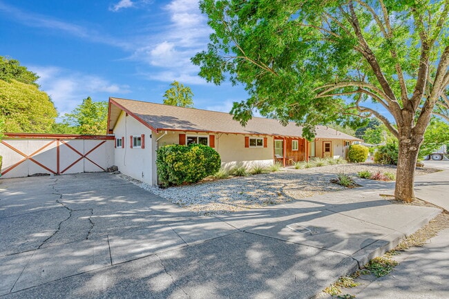 Building Photo - 2501 Linda Vista Avenue