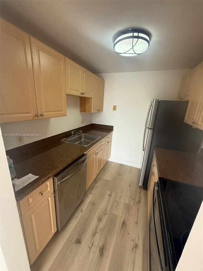 Foto del edificio - 2020 NE 135th St