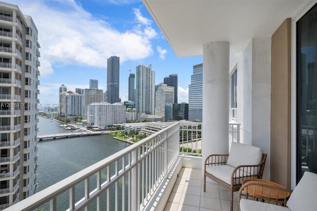 Building Photo - 801 Brickell Key Blvd