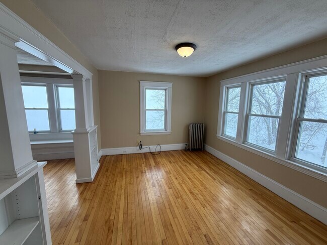 Foto del edificio - 19 Mattson Ave