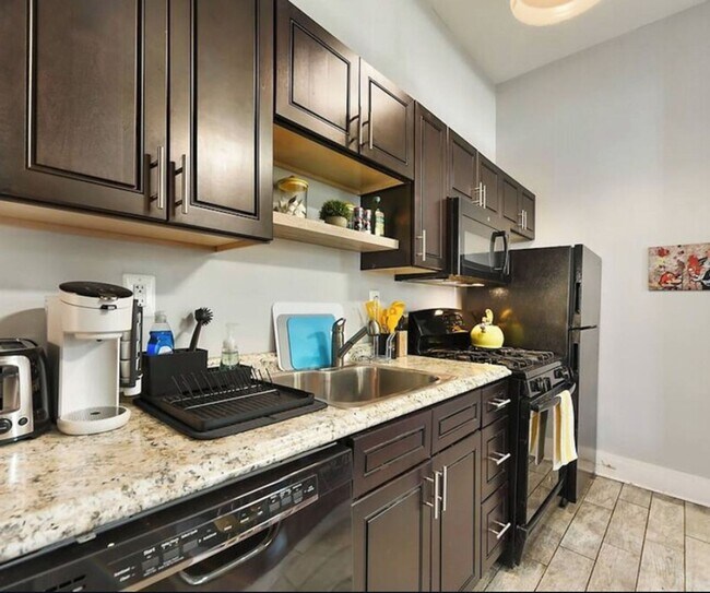 Foto del edificio - 2134 E Carson St