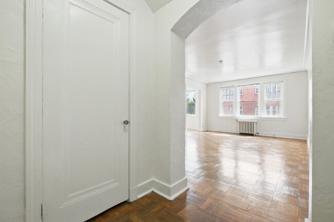 Foto del edificio - 5646 Hobart St