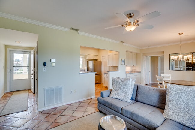 Building Photo - 5060 Harmony Cir
