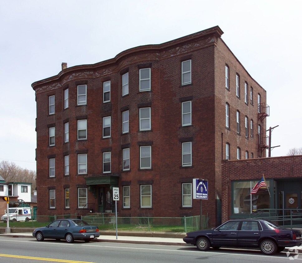 Building Photo - Esther