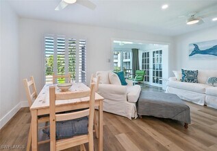 Building Photo - 250 7th Ave S