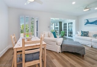 Building Photo - 250 7th Ave S