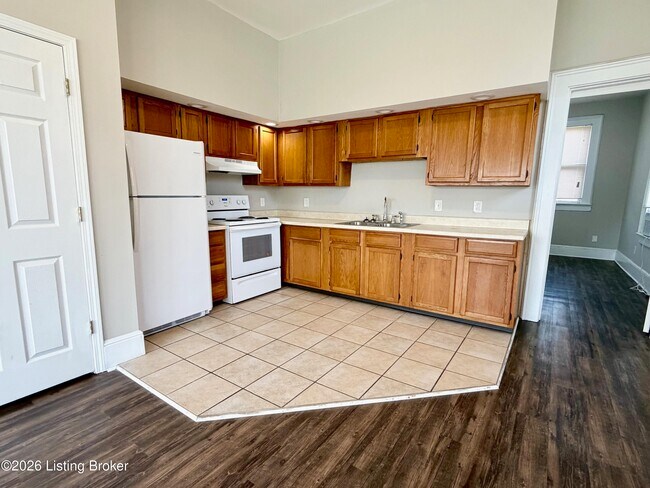 Foto del edificio - 511 W Harrison Ave