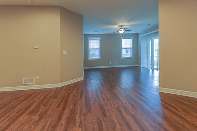 Building Photo - Pembrook Place