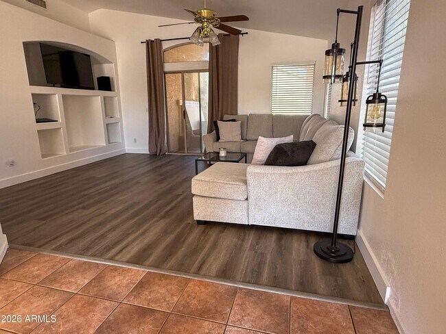 Building Photo - 6906 W Phelps Rd