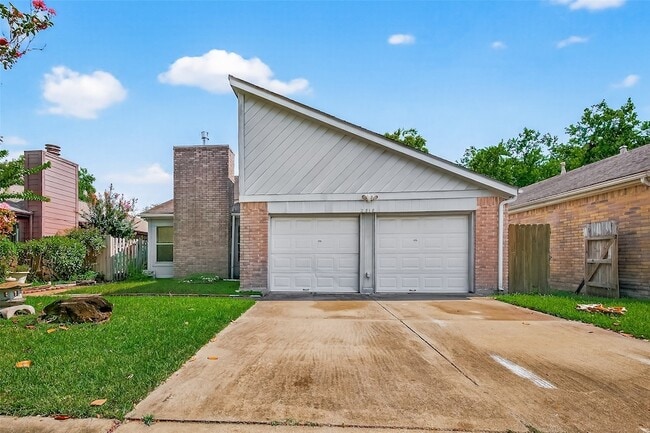 Building Photo - 2818 Crest Park Dr