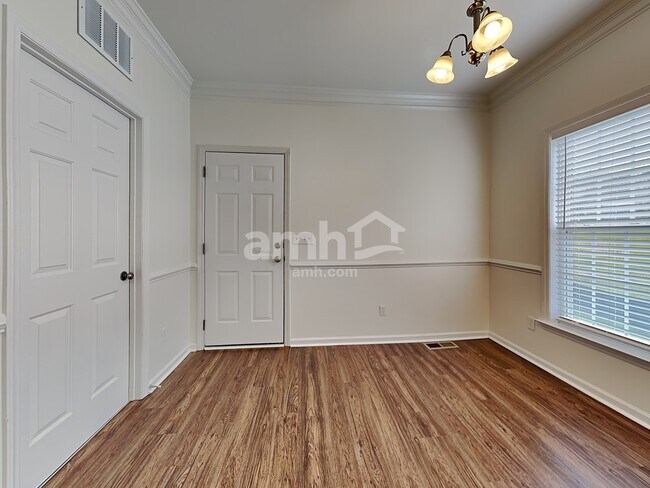 Foto del edificio - 229 Cinnamon Way