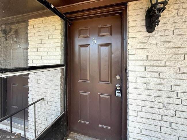 Building Photo - 514 Clover Dr