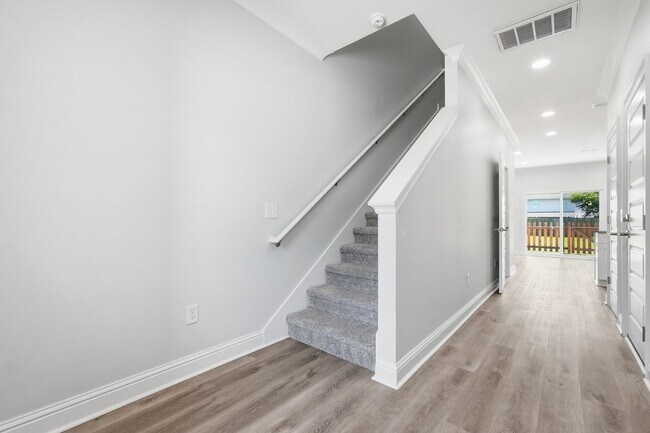 Foto del edificio - NEW Construction, be the FIRST to occupy this beautiful townhouse in Fort Walton Beach!