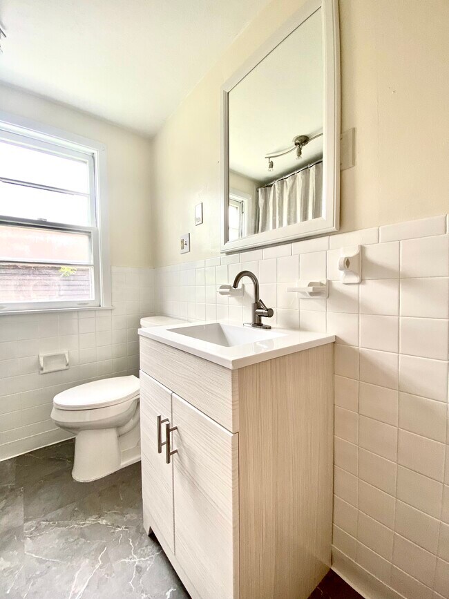 Foto del edificio - 1015 Eggert Rd