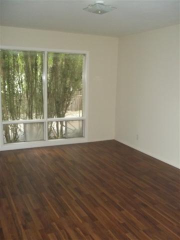 Foto del edificio - 5320 Balcones Dr